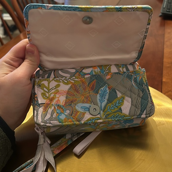 Vera Bradley Crossbody - Picture 2 of 5